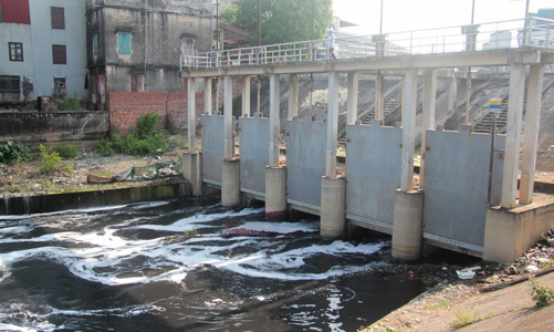 Cần một Chương trình mục tiêu xử các dòng sông “chết”