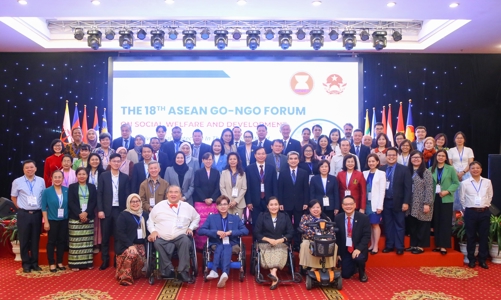 Phát triển kinh tế đi đôi với mang lại lợi ích cho người dân