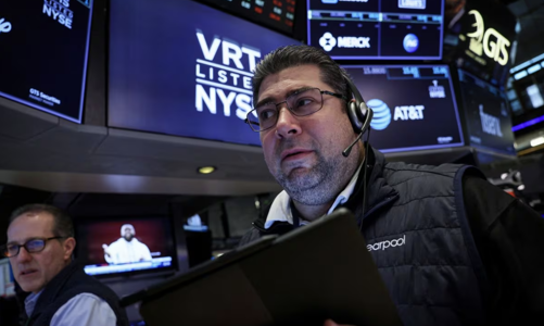 Chứng khoán Mỹ mất điểm sau biên bản cuộc họp Fed, giá dầu đợi cuộc họp OPEC+