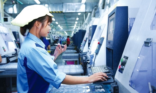 Giữa bộn bề thách thức, động lực nào để Việt Nam vực dậy tăng trưởng?