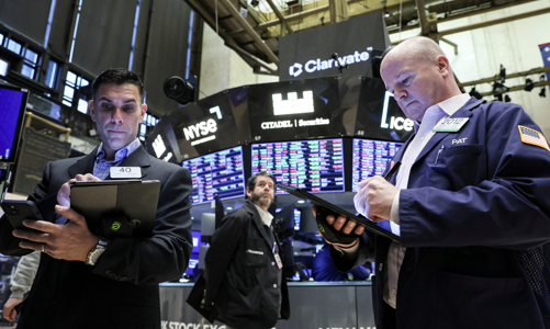 Chứng khoán Mỹ tăng 4 tuần liên tiếp, giá dầu đợi cuộc họp OPEC+