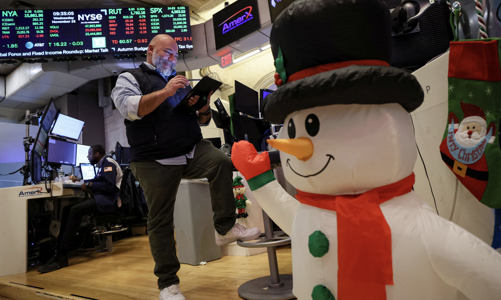 Dow Jones xanh rực sau báo cáo lạm phát, giá dầu giảm vì hoài nghi về kế hoạch của OPEC+