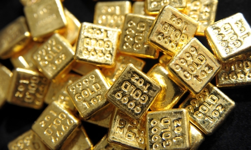 Giá vàng thế giới tiếp tục giảm, thấp hơn trong nước gần 15 triệu đồng/lượng