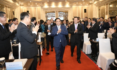 Thủ tướng Phạm Minh Chính và Thủ tướng Campuchia dự Diễn đàn xúc tiến đầu tư và thương mại