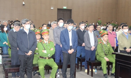Xét xử vụ đại án Việt Á, 38 bị cáo hầu tòa