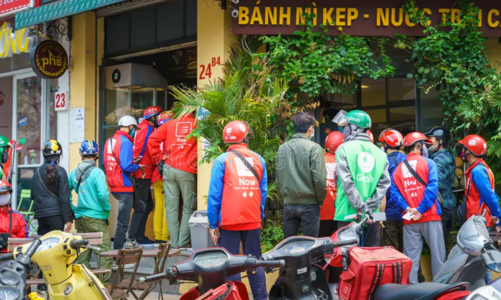 Kinh tế khó khăn, vì đâu thu ngân sách cán đích phút cuối?