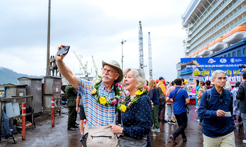 Thừa Thiên Huế đón 2.700 du khách đầu tiên bằng đường hàng hải