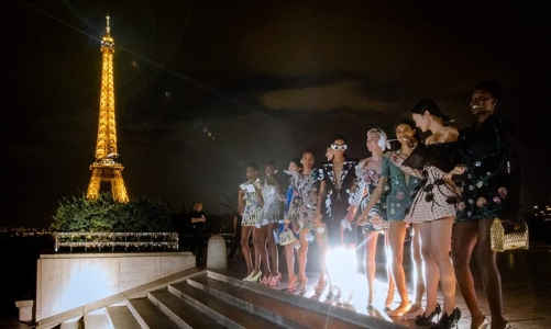 Lá và hoa sẽ phủ sóng làng mốt năm 2024