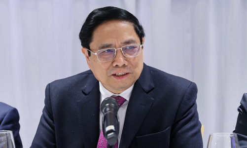 Thủ tướng: Việt Nam sẽ đầu tư để thúc đẩy AI, công nghiệp bán dẫn và ô tô