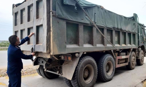 Xem xét bổ sung chế tài xử phạt xếp hàng quá tải với các cơ sở đầu mối nguồn hàng