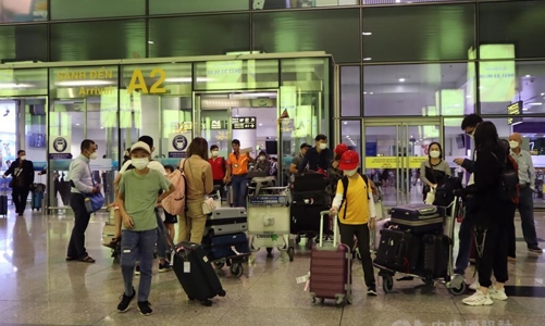 Kiến nghị xử phạt doanh nghiệp Việt sau vụ đoàn khách bị “bỏ rơi” ở Phú Quốc