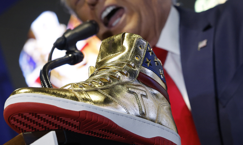 Vì sao thương hiệu giày thể thao của ông Trump gây chú ý?
