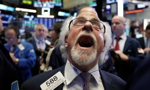 Khối ngoại không ngừng xả, bán ra toàn Ngân hàng