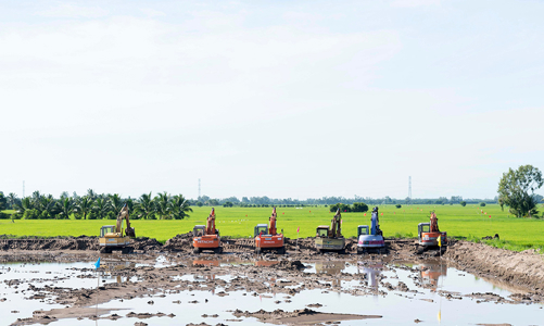 Cao tốc Châu Đốc - Cần Thơ - Sóc Trăng tìm nguồn hỗ trợ hơn 8 triệu khối cát san lấp