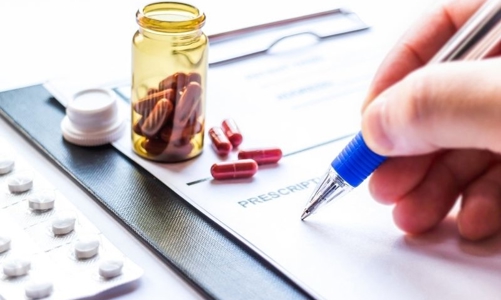 Bộ Y tế yêu cầu xử lý nghiêm việc lạm dụng kê đơn thuốc để lấy 