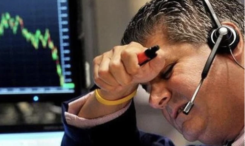 Khối ngoại bất ngờ bán ròng mạnh, cá nhân tranh thủ gom