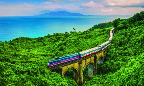 Việt Nam: Cung đường tuyệt đẹp cho du lịch đường sắt