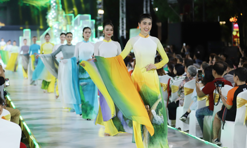 Lễ hội Áo dài truyền thống: Sản phẩm du lịch văn hóa độc đáo của Việt Nam