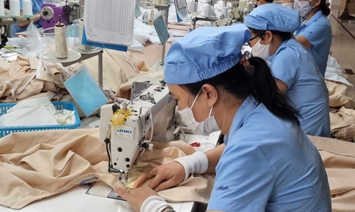 Gần 60% người hưởng lương hưu là nữ