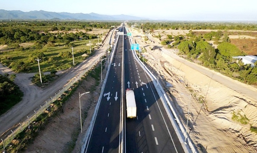 Dự kiến quy mô đầu tư cao tốc phân kỳ phải tối thiểu 4 làn xe