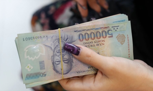 Dựng chuyện xin việc vào ngân hàng để lừa đảo chiếm đoạt tiền tỷ