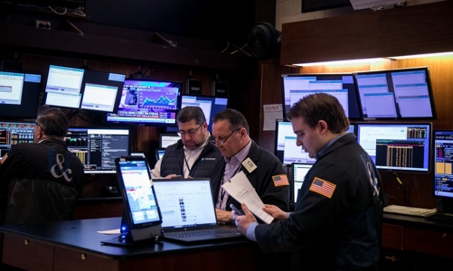 Chứng khoán Mỹ tụt khỏi kỷ lục vì lợi suất trái phiếu tăng, giá dầu đi lên sau tin Iran