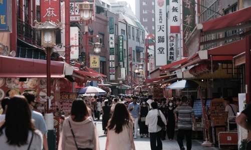 Tiền lương thực tế ở Nhật ngày càng giảm, BOJ khó tăng thêm lãi suất?