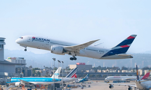 Cao điểm hè, thế giới sẽ thiếu máy bay