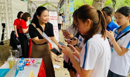 Tuyển dụng gần 4.000 việc làm cho lao động Hà Nội