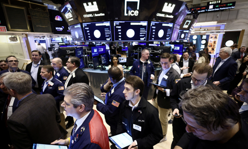 Chứng khoán Mỹ giảm 4 phiên liên tiếp vì nỗi lo lãi suất, giá dầu sụt hơn 3%