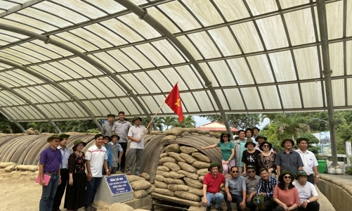 Nhộn nhịp đường bay du lịch cận dịp nghỉ lễ