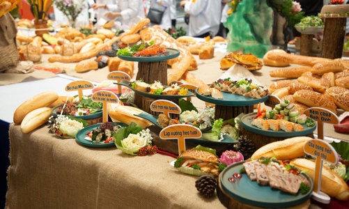 Kỷ lục 150 món ăn đi kèm bánh mỳ tại “Lễ hội bánh mỳ Việt Nam lần 2”
