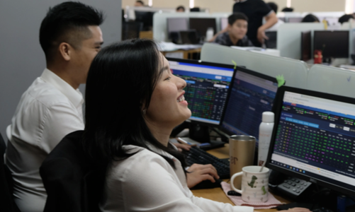 Dòng tiền cá nhân và Tự doanh bất ngờ đẩy mạnh gom hàng