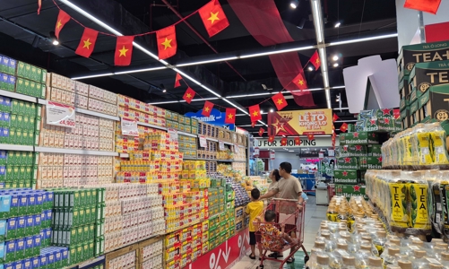 Nhà bán lẻ tung “giá sốc” kích cầu tiêu dùng dịp lễ 30/4 và 1/5