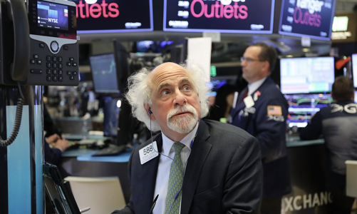 Chứng khoán Mỹ mất điểm sau báo cáo GDP, giá dầu tăng vì tin Trung Đông