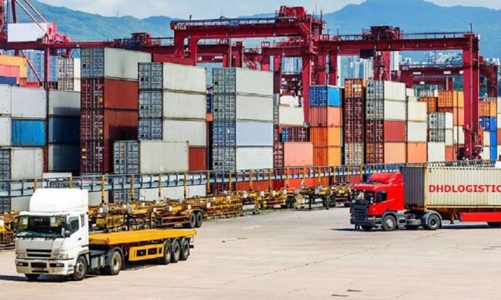 Xuất khẩu suy giảm trong tháng 4, thặng dư thương mại vẫn đạt trên 8 tỷ USD