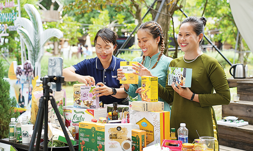 Livestream bán hàng trực tuyến: Đầu ra cho doanh nghiệp