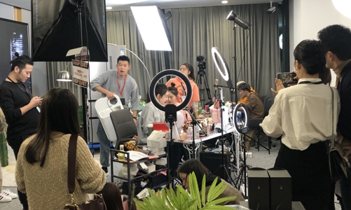 Hà Nội xử lý gần 1.000 đơn vị kinh doanh trực tuyến vi phạm thuế, tăng thu hơn 100 tỷ đồng