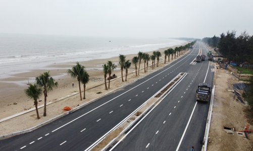 Cận cảnh tuyến đường du lịch ven biển trăm tỷ tại miền quê 