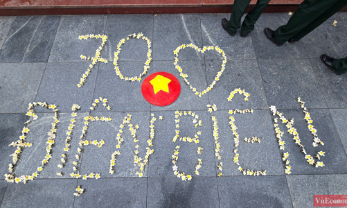 [Phóng sự ảnh]: Sau đại lễ, du khách vẫn phủ kín các điểm di tích tại Điện Biên Phủ