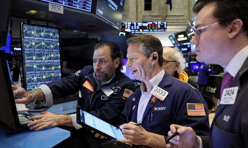 Chứng khoán Mỹ duy trì đà tăng, giá dầu lên cao nhất 1 tuần