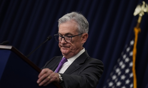 Fed đối mặt hai rủi ro về lãi suất