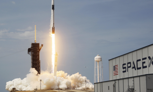 Công ty khai phá vũ trụ của Elon Musk có thể được định giá 200 tỷ USD