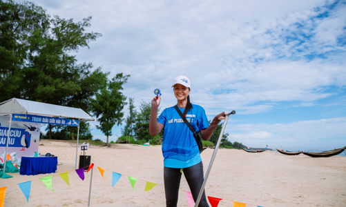 Đi bộ nhặt rác, xóa bỏ điểm nóng ô nhiễm Thuận An