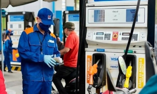 Giá xăng tiếp tục giảm sâu, RON95-III lùi về mốc dưới 22.000 đồng/lít