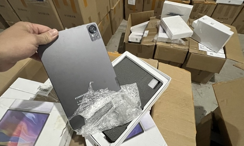 Thu giữ hàng nghìn máy tính bảng, điện thoại không rõ xuất xứ