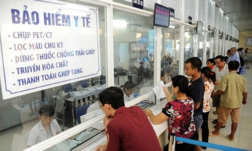 Có thẻ bảo hiểm y tế vẫn phải tự mua thuốc ngoài phạm vi thanh toán 