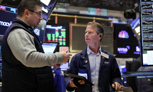 Chứng khoán Mỹ lại lập kỷ lục, giá dầu tăng mạnh