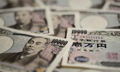 Đồng yên Nhật suýt thủng mốc 160 yên/USD, cảnh báo can thiệp gia tăng