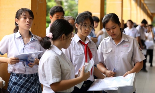 Nhiều địa phương công bố điểm chuẩn lớp 10, có trường lấy 7,75 điểm